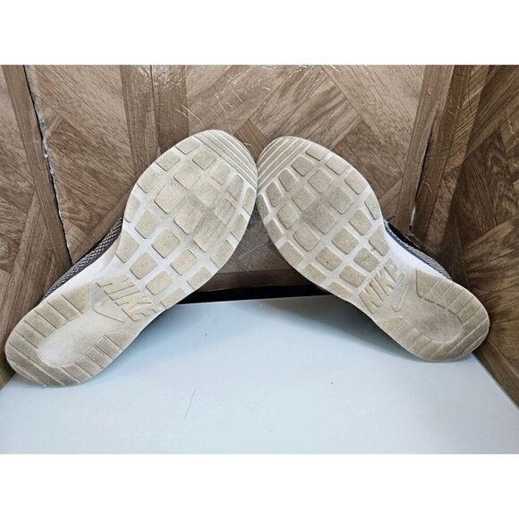 Nike Women's Tanjun Racer Running Training Gray Shoes Size 9.5.  127 - Picture 4 of 11